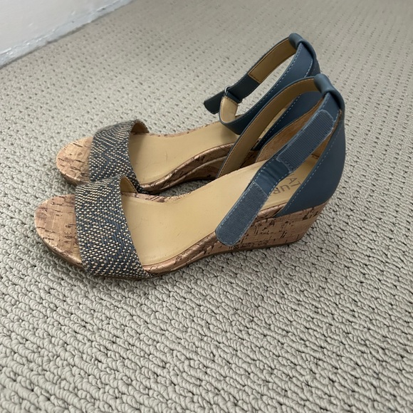 Grey and cork wedge heeled sandal Size 7.5 M - Picture 1 of 4